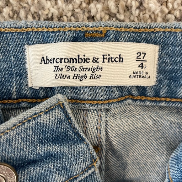 Abercrombie 90s Straight Ultra High Rise Distressed Jeans - Picture 2 of 3